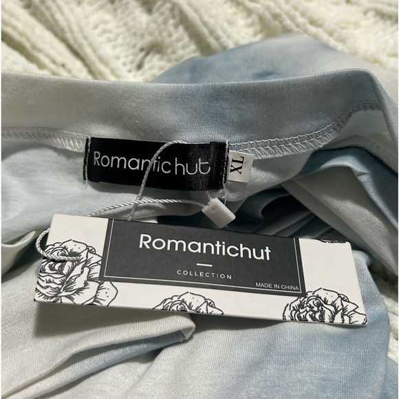 Romantichut Two Piece Blue Tie-Dye Long Sleeve Top and Pocket Shorts - Picture 4 of 5